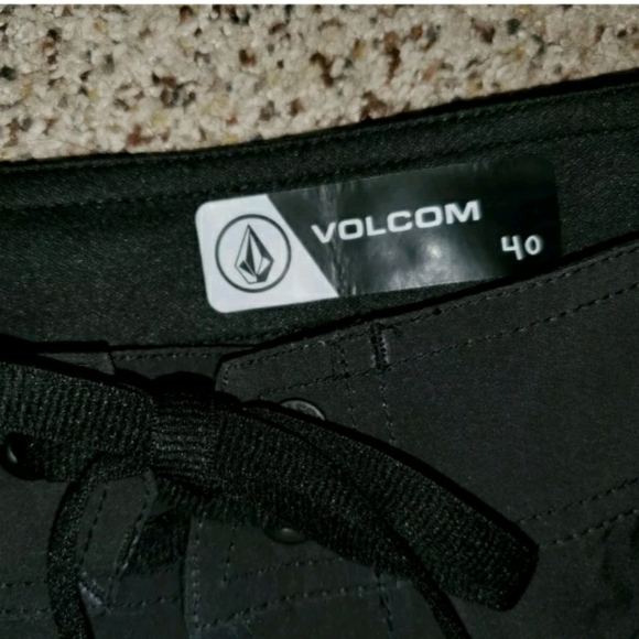 Volcom Surf Boardshorts Swim Shorts - Picture 3 of 4